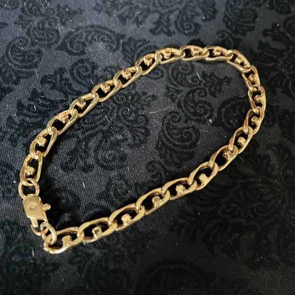 Gold Link Chain Bracelet with "Diamonds" - Picture 2 of 5
